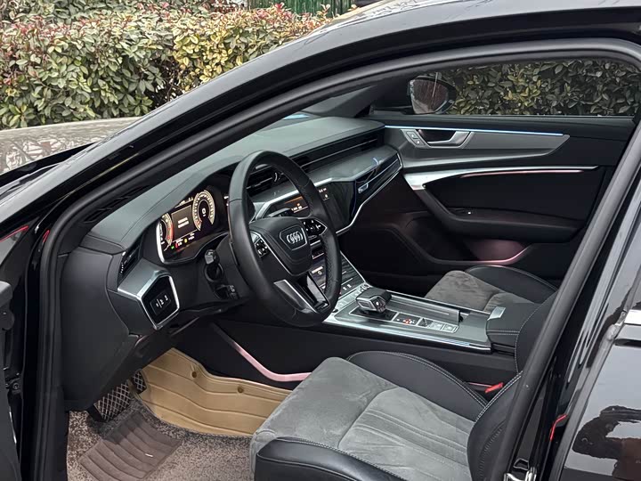 Фото 6 - Audi A6L