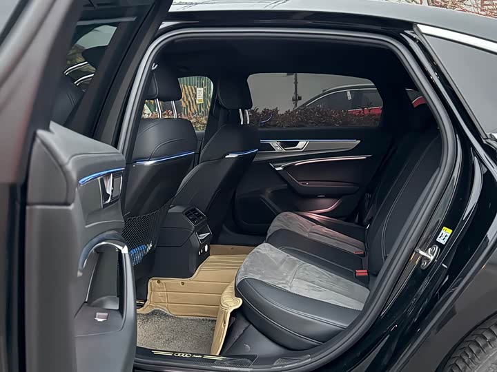 Фото 8 - Audi A6L