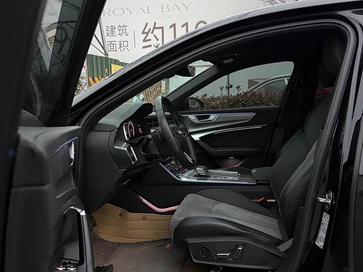 Фото 9 - Audi A6L