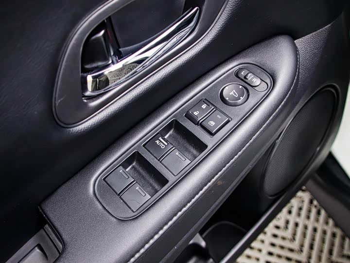 Фото 6 - Honda Vezel