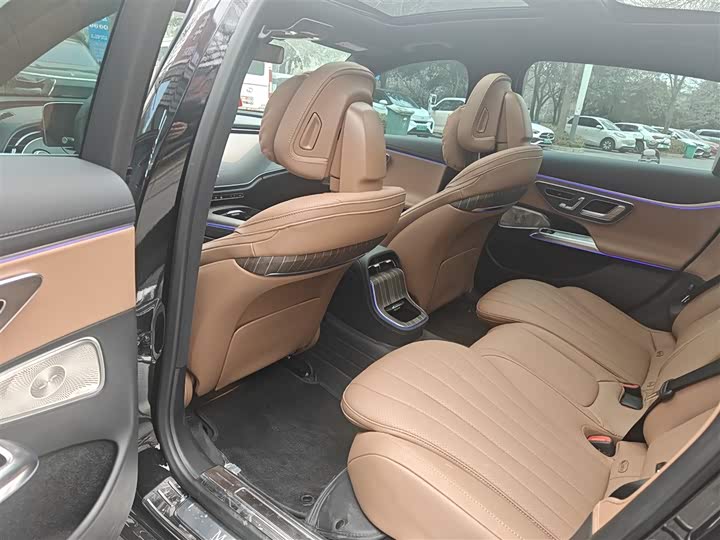 Фото 4 - Mercedes-Benz E-Class