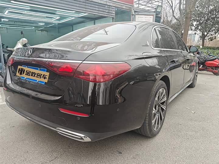 Фото 9 - Mercedes-Benz E-Class