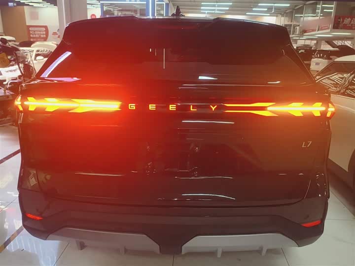 Фото 6 - Geely Galaxy L7