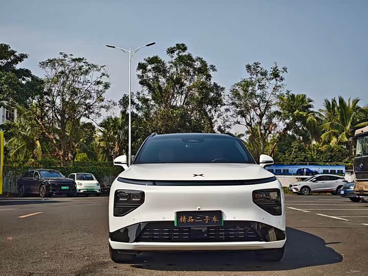 Фото 2 - XPeng G9