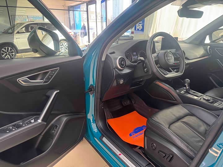 Фото 7 - Audi Q2L