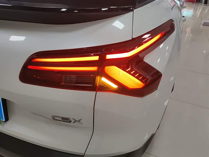 Фото 8 - Citroen C5 X