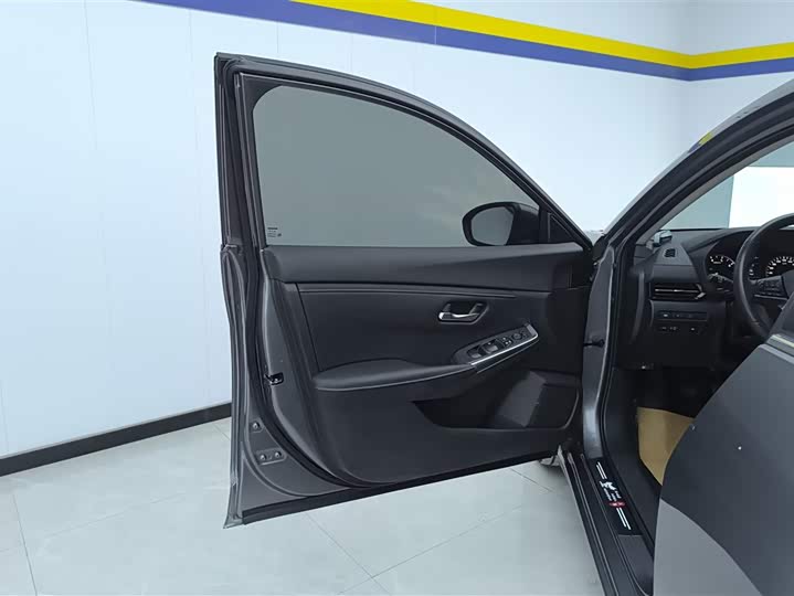 Фото 7 - Nissan Sylphy