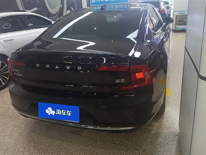 Фото 3 - Volvo S90