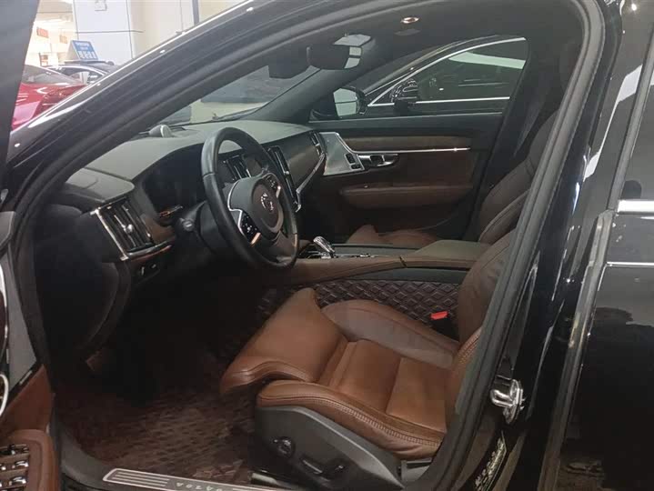 Фото 9 - Volvo S90