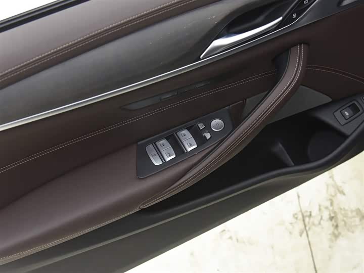 Фото 8 - BMW 5 Series Hybrid