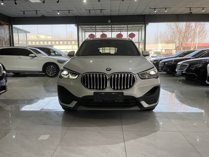 Фото 2 - BMW X1