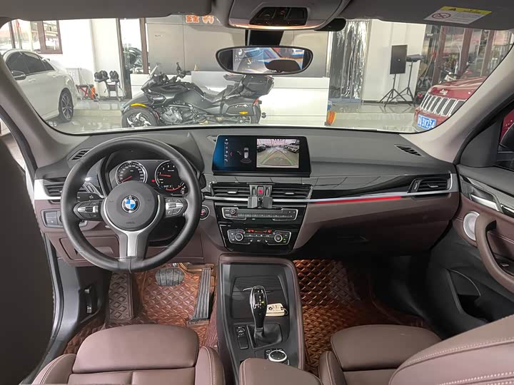 Фото 6 - BMW X1