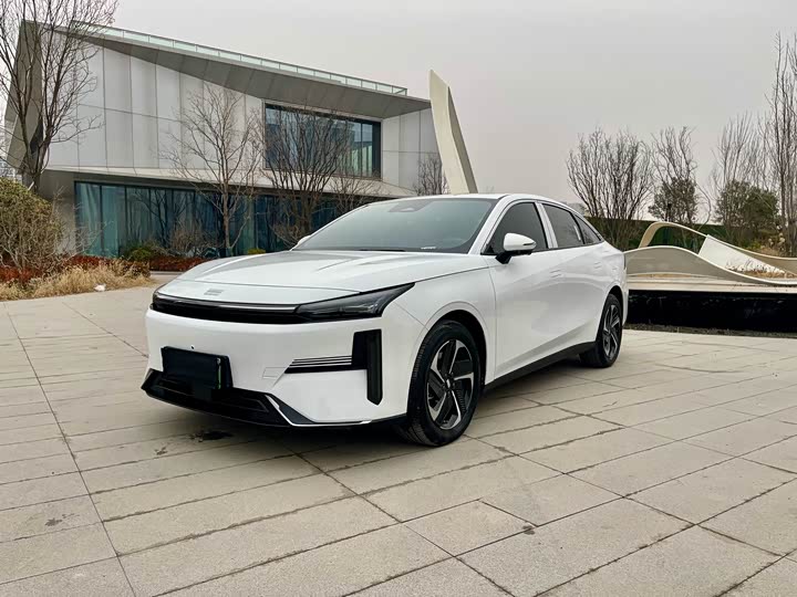 Фото 1 - Geely Galaxy L6