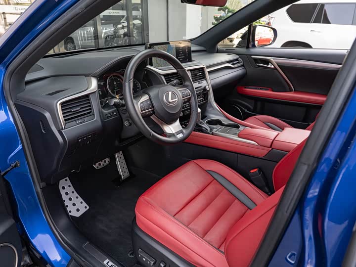 Фото 9 - Lexus RX