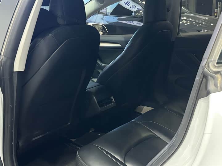 Фото 7 - Tesla Model 3