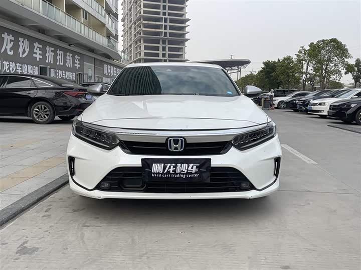 Фото 2 - Honda Inspire