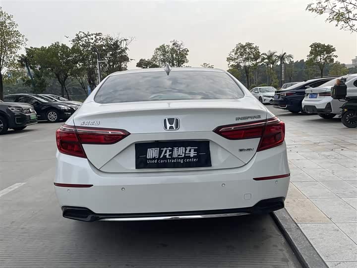 Фото 7 - Honda Inspire