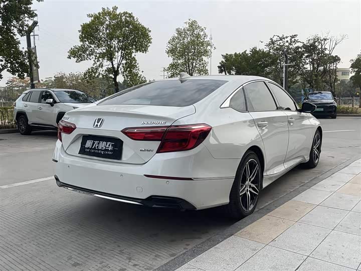 Фото 8 - Honda Inspire