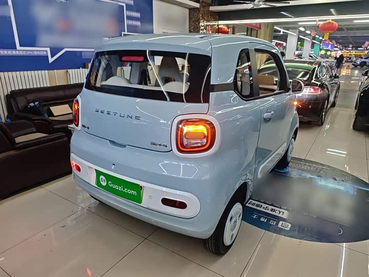 Фото 7 - Bestune Pony