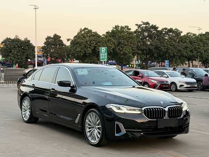 Фото 3 - BMW 5 Series