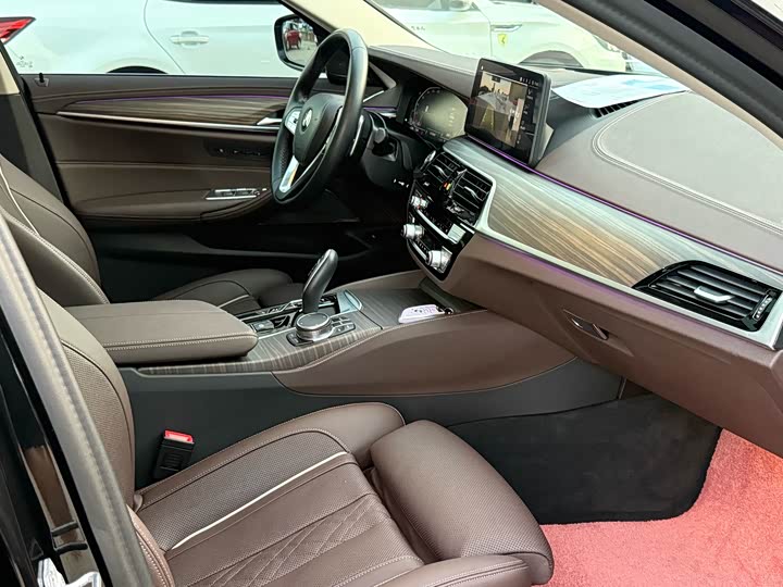 Фото 5 - BMW 5 Series