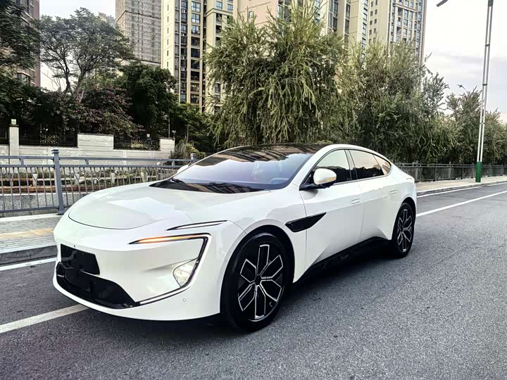 Фото 1 - Avatr 12