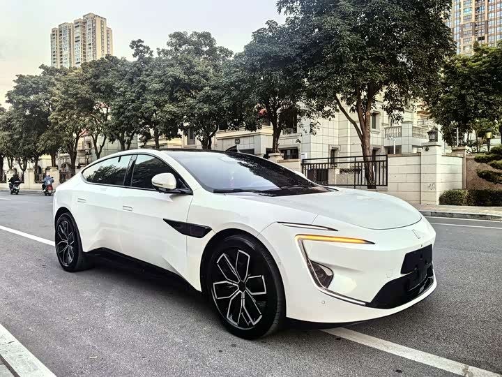 Фото 3 - Avatr 12