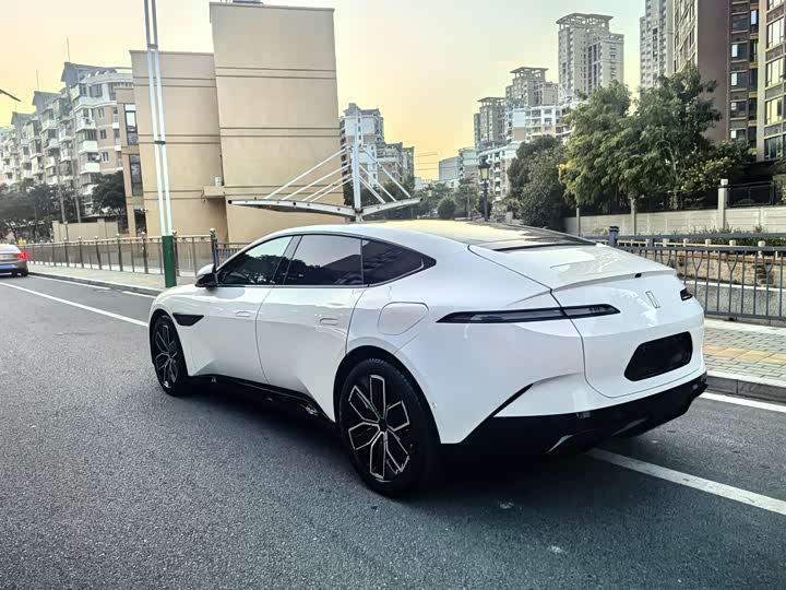 Фото 6 - Avatr 12