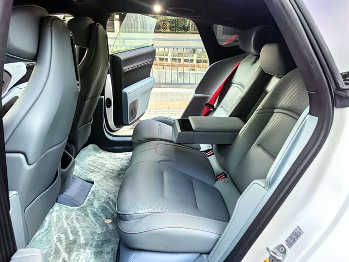 Фото 8 - Avatr 12