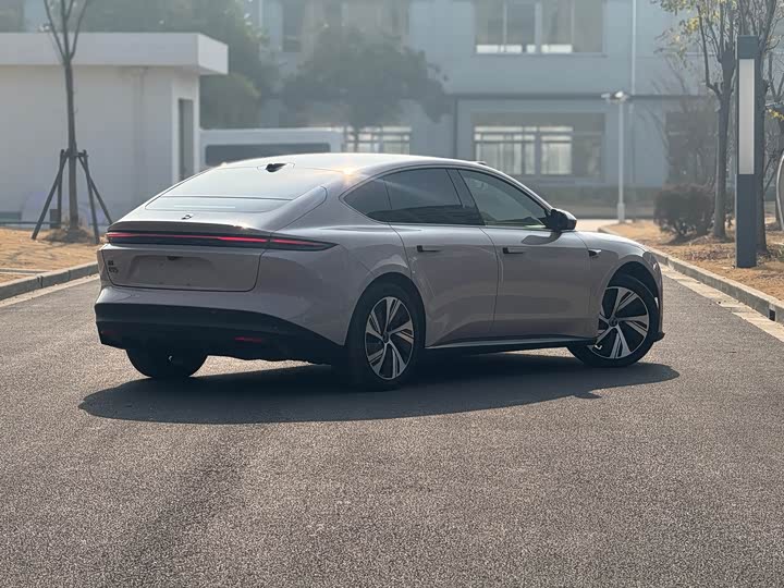 Фото 3 - Nio ET5