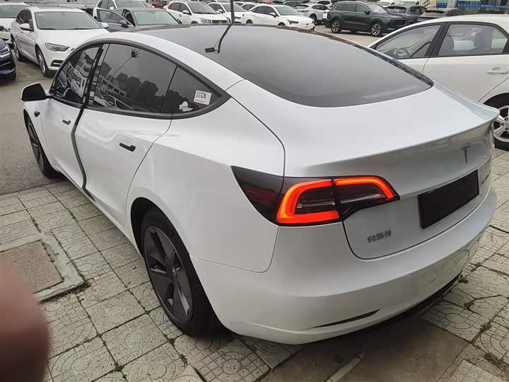 Фото 5 - Tesla Model 3