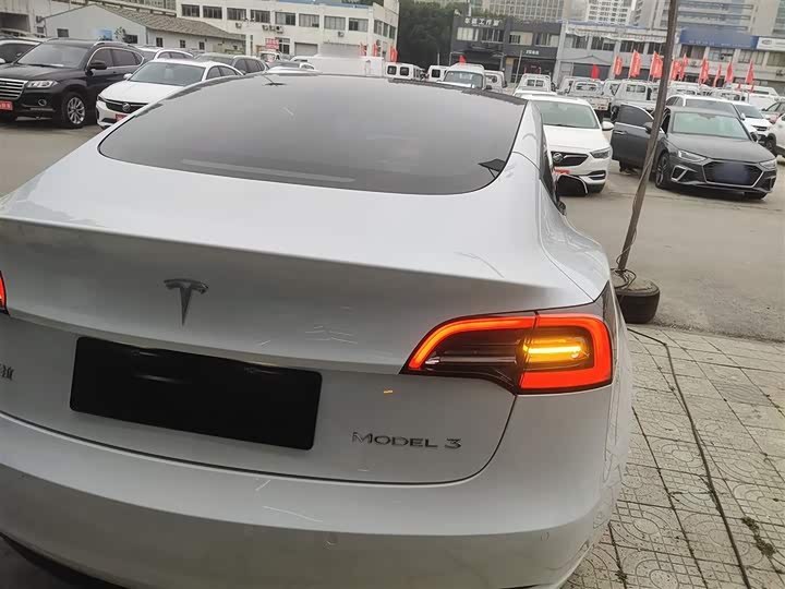 Фото 6 - Tesla Model 3