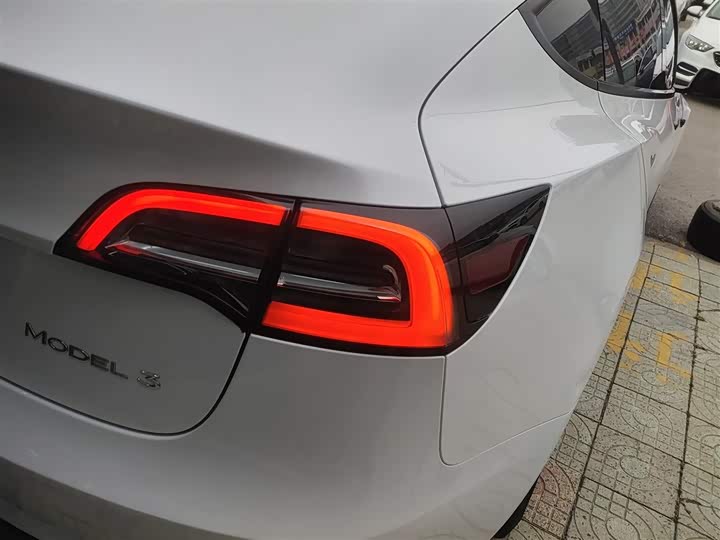 Фото 8 - Tesla Model 3