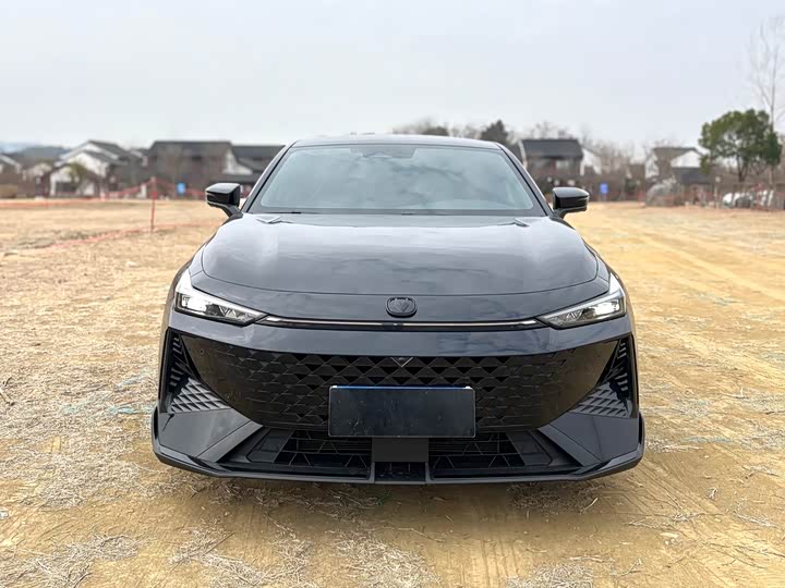 Фото 2 - Changan UNI-V