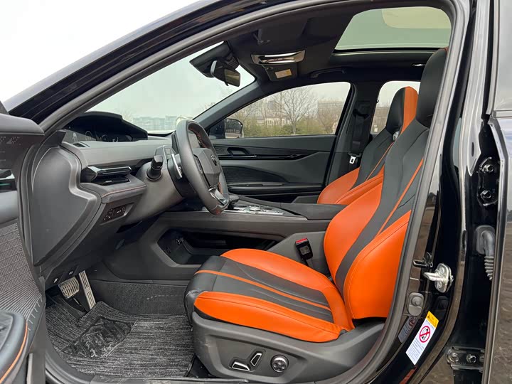 Фото 4 - Changan UNI-V