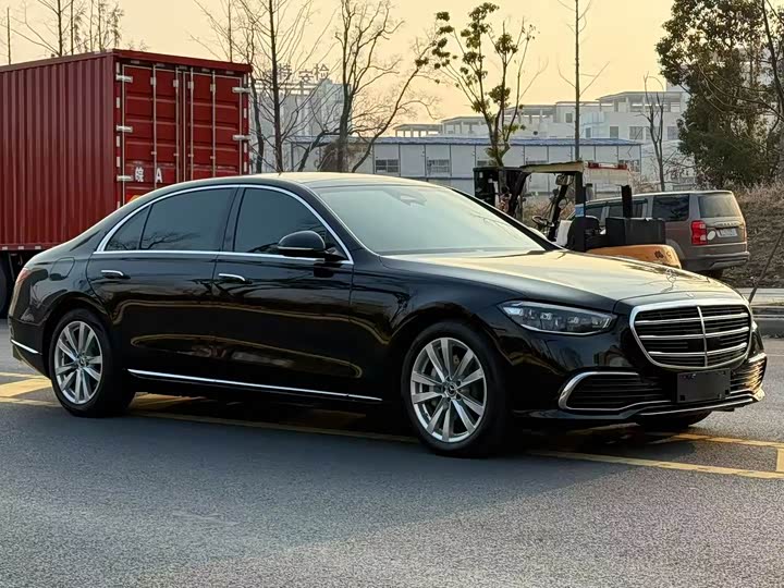 Фото 3 - Mercedes-Benz S-Class