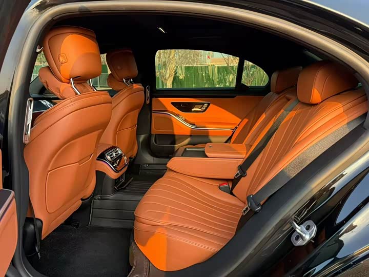 Фото 6 - Mercedes-Benz S-Class