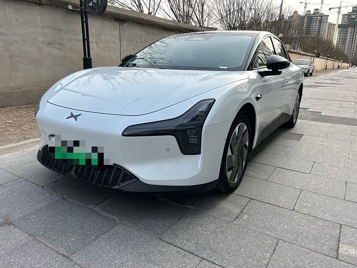 Фото 1 - XPeng Mona M03