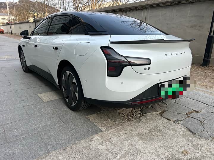 Фото 3 - XPeng Mona M03