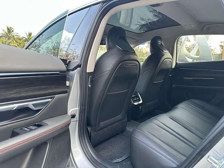 Фото 9 - XPeng P7