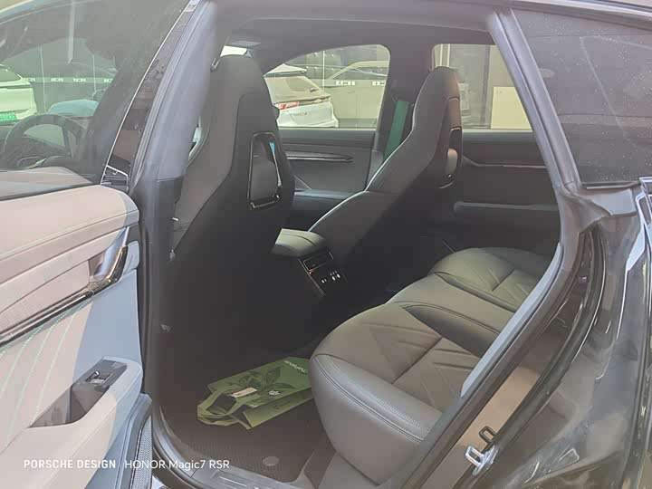 Фото 3 - Zeekr 001