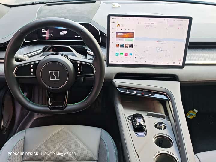 Фото 4 - Zeekr 001