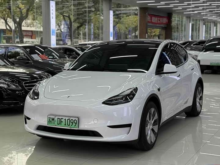 Фото 1 - Tesla Model Y