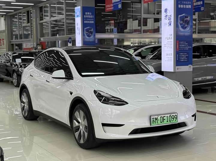 Фото 3 - Tesla Model Y