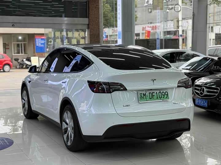 Фото 6 - Tesla Model Y