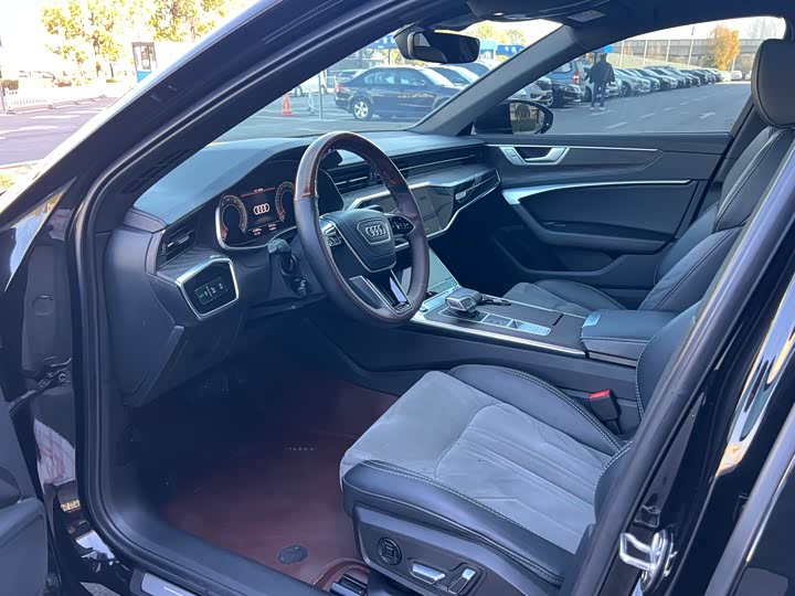 Фото 5 - Audi A6L