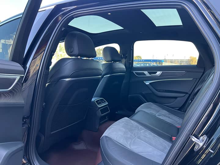 Фото 6 - Audi A6L