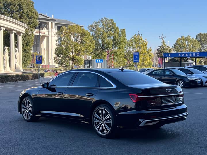 Фото 9 - Audi A6L