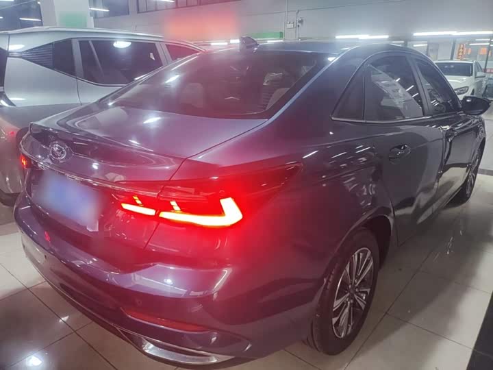 Фото 7 - Ford Escort