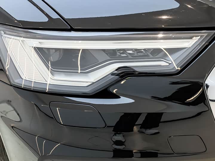 Фото 8 - Audi A6L